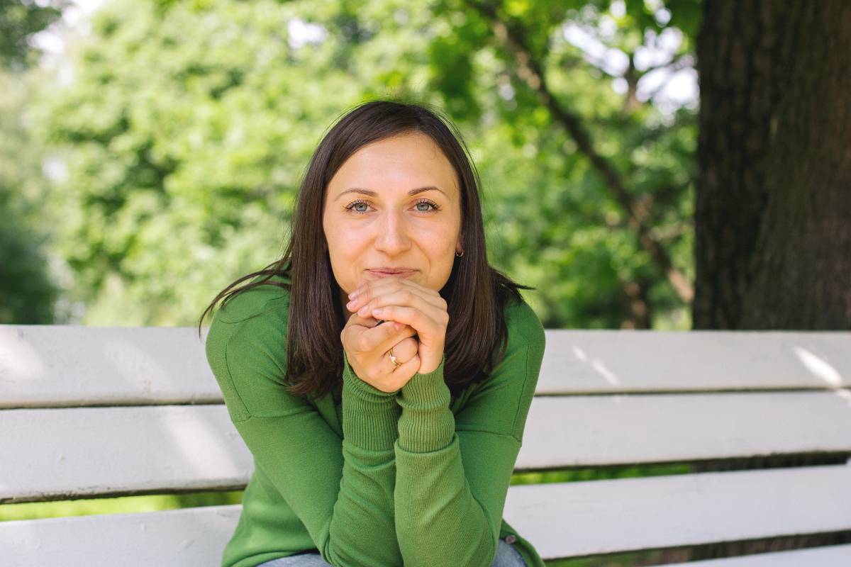attractive-young-brunette-woman-in-a-green-sweatsh-2024-10-16-13-27-33-utc (1)